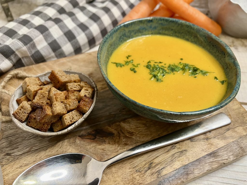 Karottensuppe mit Ingwer - Monatsrevue