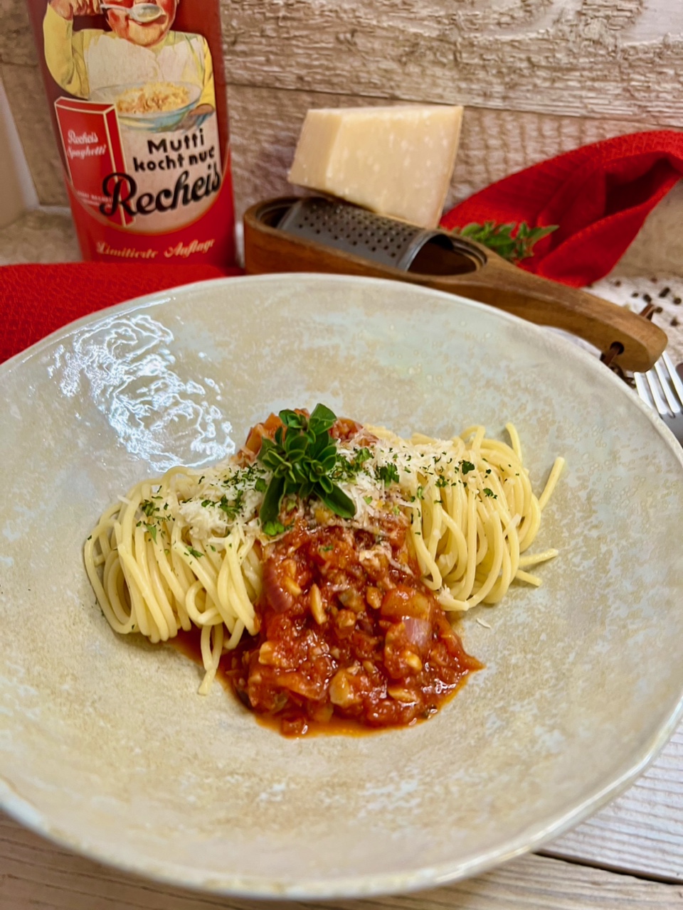 Spaghetti mit Champignon-Bolognese - Monatsrevue